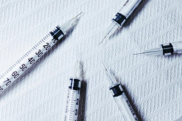 What Does Microneedling Actually Feel Like?